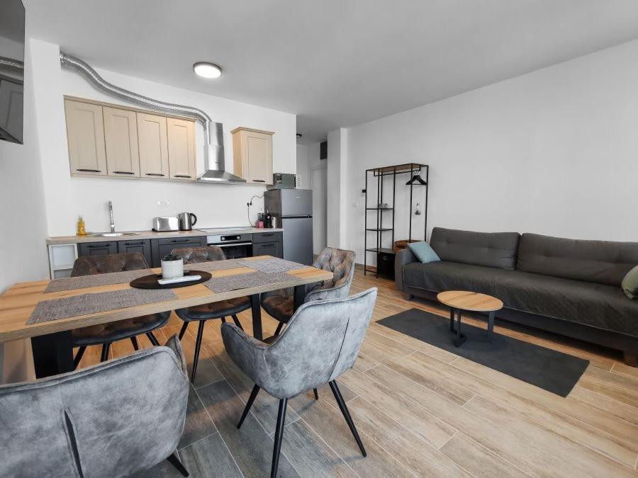Lägenhet Apartman No1 Reos *